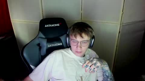 Snapshot of aron_neall chatting on 10, 3, 2025 biggest penis online show from 10, 3, 2025
