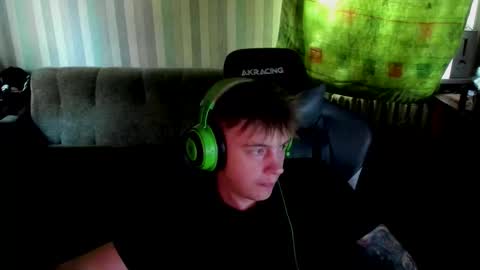 Snapshot of aron_neall chatting on 26, 9, 2025 biggest penis online show from 26, 9, 2025