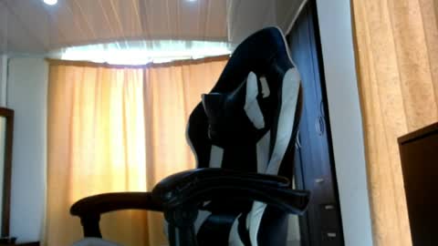 Snapshot of aronmiller404 chatting on 4, 4, 2026 aronmiller online show from 4, 4, 2026