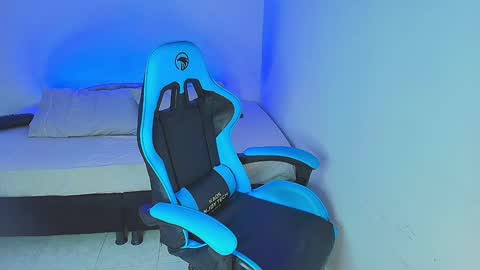 noah and ivy online show from 13, 1, 2025