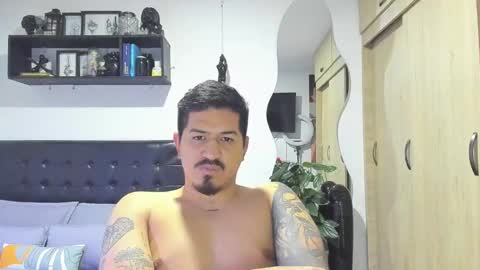 Snapshot of aronwilliams69 chatting on 24, 10, 2025 ARON  Independent model  online show from 24, 10, 2025