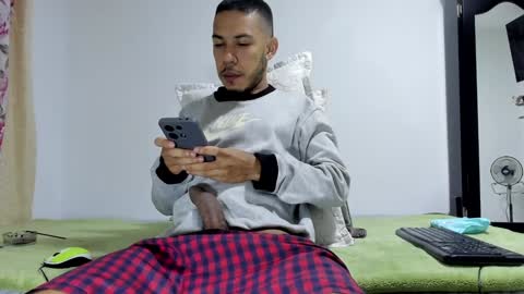 Snapshot of aronxx_ chatting on 4, 12, 2024 BLACK FRIDAY 55 OFF ON MY ONLYFANS. online show from 4, 12, 2024