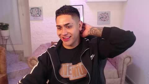 Snapshot of aroon_09 chatting on 23, 12, 2025 Aron online show from 23, 12, 2025