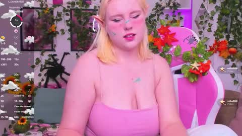 Snapshot of art_lovee chatting on 25, 10, 2025 Lea online show from 25, 10, 2025