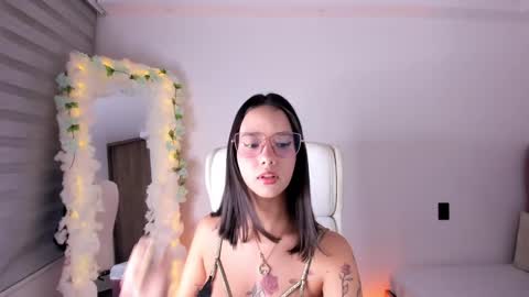 Lia Rose online show from 17, 2, 2025