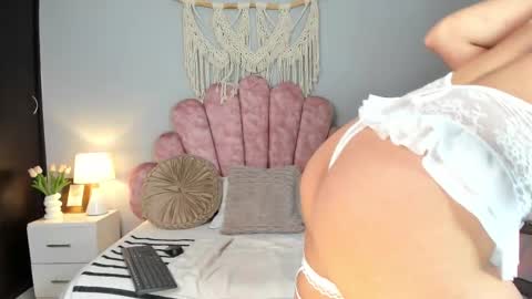 Snapshot of artbelia chatting on 2, 3, 2026 Lia Rose online show from 2, 3, 2026