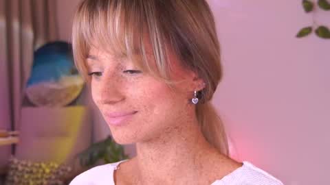 Snapshot of artease chatting on 27, 9, 2025 Arti Next Streams - online show from 27, 9, 2025