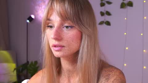 Snapshot of artease chatting on 4, 10, 2025 Arti Next Streams - online show from 4, 10, 2025