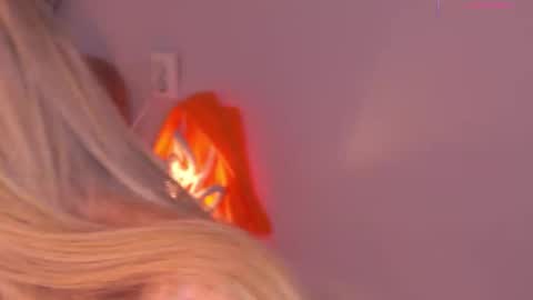 Snapshot of artease chatting on 16, 11, 2025 Arti Next Streams - online show from 16, 11, 2025