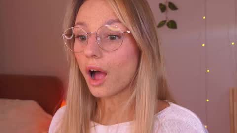 Snapshot of artease chatting on 30, 11, 2025 Arti Next Streams - online show from 30, 11, 2025