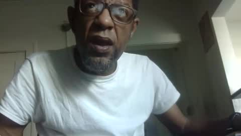 Snapshot of arteblazze chatting on 15, 2, 2026 Arteblazze not daddy boy bitch or nigga online show from 15, 2, 2026