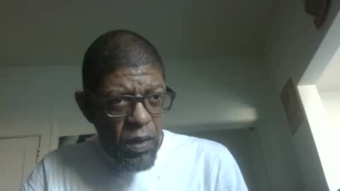 Snapshot of arteblazze chatting on 1, 3, 2026 Arteblazze not daddy boy bitch or nigga online show from 1, 3, 2026