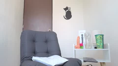 Snapshot of arteemiis chatting on 24, 10, 2025   online show from 24, 10, 2025