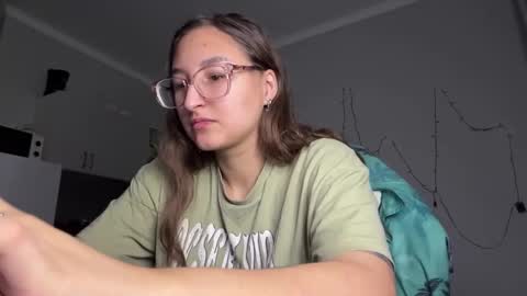 Mia  online show from 26, 2, 2026