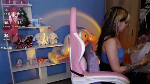 Snapshot of artic_love chatting on 18, 12, 2024 Lenna online show from 18, 12, 2024