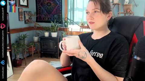 Artie Paints online show from 13, 12, 2024