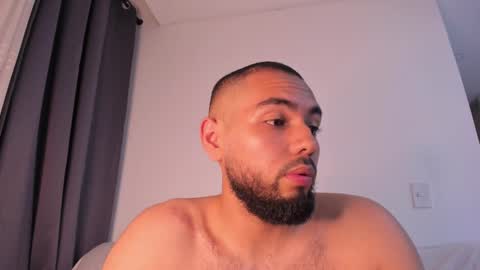 Snapshot of arturguy01 chatting on 24, 2, 2025 arturguy01 online show from 24, 2, 2025
