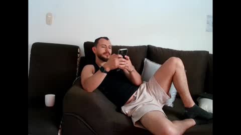 Snapshot of aryra chatting on 22, 12, 2024 FELIPE CAMILA ADAMS online show from 22, 12, 2024