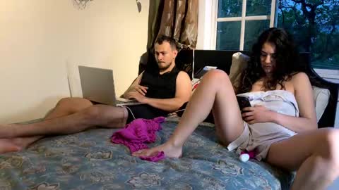 Snapshot of aryra chatting on 11, 3, 2025 FELIPE CAMILA ADAMS online show from 11, 3, 2025