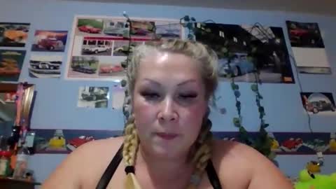 ash0ley online show from 27, 3, 2026