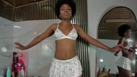 Snapshot of asha_zuri69 chatting on 8, 7, 2026 asha_zuri69 online show from 8, 7, 2026