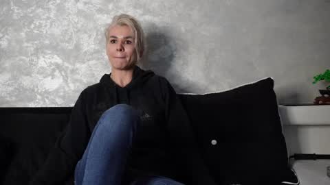 Snapshot of ashadevon_fit chatting on 2, 3, 2025 Asha online show from 2, 3, 2025