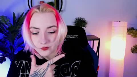 AshleyAshe  online show from 9, 2, 2025