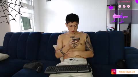 Ashley And Ryan  online show from 31, 10, 2025