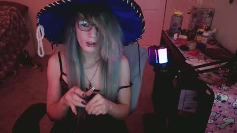 Ashley Scarlett online show from 8, 9, 2025
