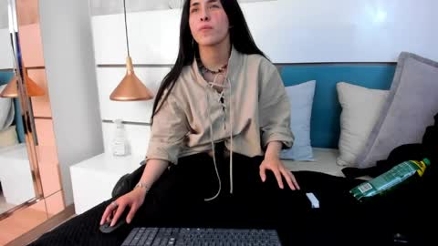 Ashkoreh online show from 9, 4, 2026