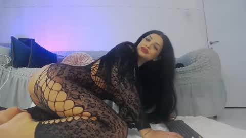 Snapshot of ashleeycherrie chatting on 11, 11, 2025 Iris online show from 11, 11, 2025