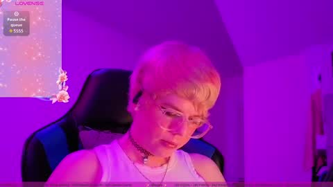 Snapshot of ashley_angel_love chatting on 17, 9, 2025 Angel Ashley Love  online show from 17, 9, 2025