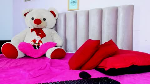 Snapshot of ashley_mos_ chatting on 19, 12, 2025 Ashley online show from 19, 12, 2025