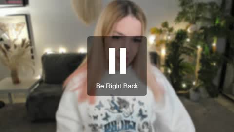 Snapshot of ashley_swan chatting on 25, 5, 2026 Ashley next stream on Sunday online show from 25, 5, 2026