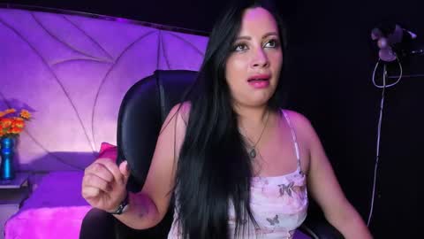 ashleymontenegre online show from 4, 2, 2026