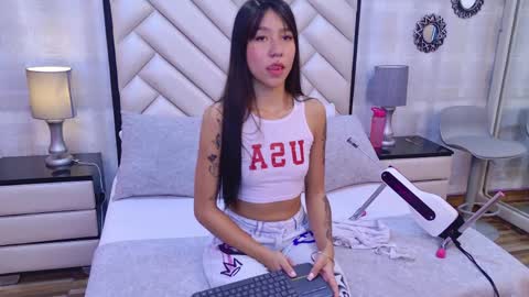 AshleyRoberh online show from 22, 5, 2026