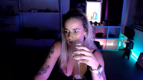 Snapshot of ashleyrosesweet chatting on 12, 10, 2025 ashleyrosesweet online show from 12, 10, 2025