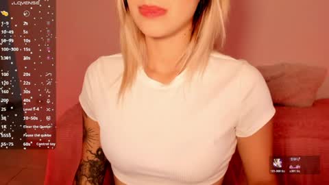 Snapshot of ashleyroys_111 chatting on 15, 7, 2026 dahiana online show from 15, 7, 2026