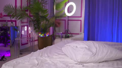 Ashley online show from 12, 12, 2024