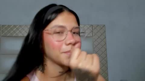 Snapshot of ashleytravis_ chatting on 20, 12, 2025 online show from 20, 12, 2025
