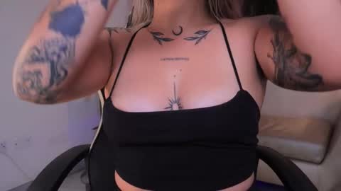 Ashley Lauren online show from 17, 10, 2025