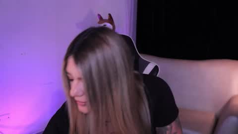 Ashley Lauren online show from 30, 10, 2025