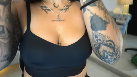 Ashley Lauren online show from 10, 4, 2026