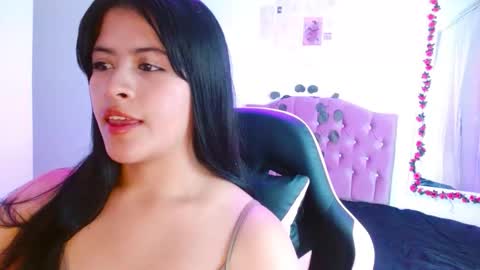 Snapshot of ashlie2020 chatting on 17, 10, 2025 ashlie2020 online show from 17, 10, 2025