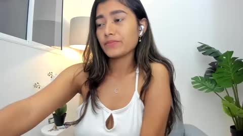 ashllovee online show from 17, 1, 2025