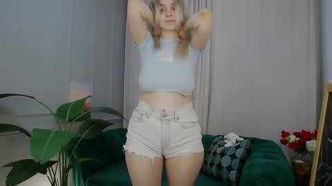 Snapshot of ashly_cherry chatting on 3, 4, 2026 ashly_cherry online show from 3, 4, 2026