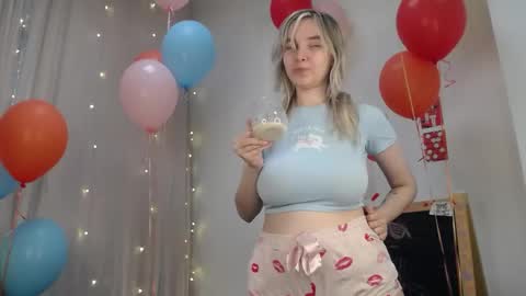 Snapshot of ashly_cherry chatting on 1, 5, 2026 ashly_cherry online show from 1, 5, 2026