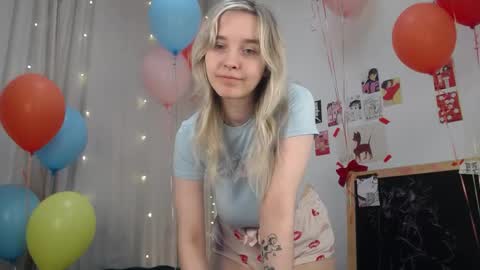 Snapshot of ashly_cherry chatting on 4, 5, 2026 ashly_cherry online show from 4, 5, 2026