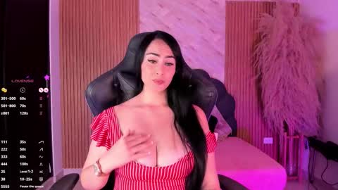 Snapshot of ashly_moonn chatting on 8, 10, 2025 A S H L Y online show from 8, 10, 2025