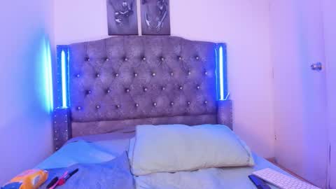 Snapshot of ashlye_rose0 chatting on 17, 11, 2025 ashlye_rose0 online show from 17, 11, 2025